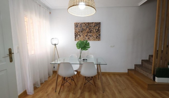 Resale - Apartment - Orihuela Costa - La Zenia