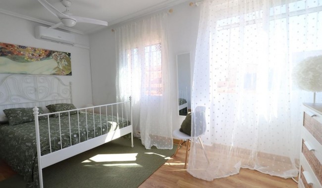 Resale - Apartment - Orihuela Costa - La Zenia