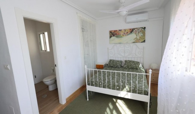 Resale - Apartment - Orihuela Costa - La Zenia
