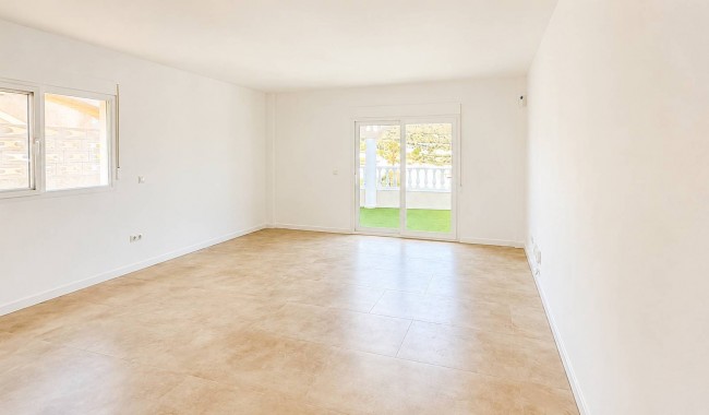 Resale - Villa - El Campello