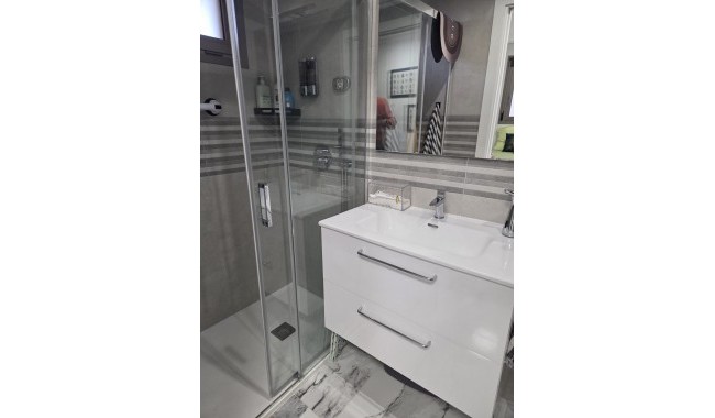 Resale - Apartment - Villamartín