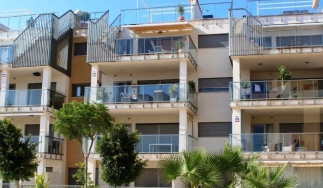 Resale - Apartment - Villamartín