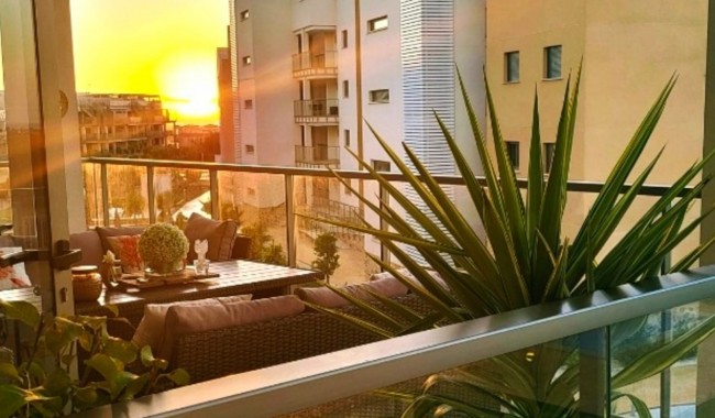 Resale - Apartment - Villamartín