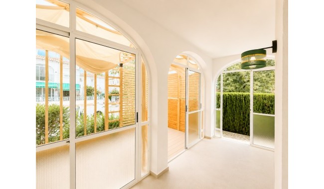 Resale - Bungalow - Torrevieja