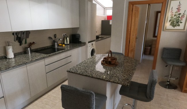 Resale - Apartment - Alicante