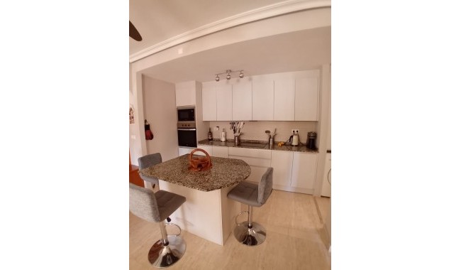 Resale - Apartment - Alicante