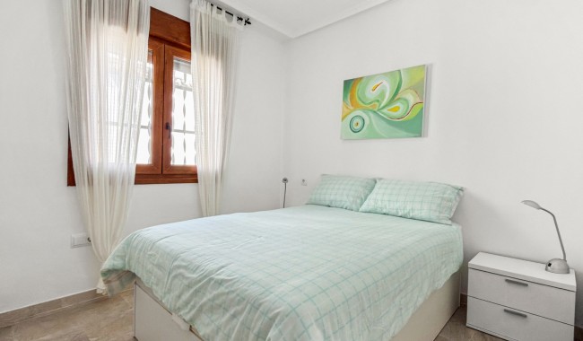 Resale - Apartment - Orihuela Costa - Villamartín