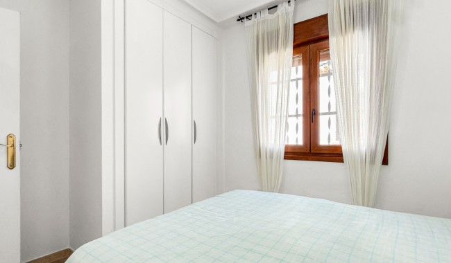 Resale - Apartment - Orihuela Costa - Villamartín