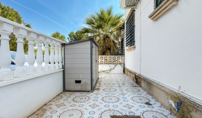 Resale - Apartment - Orihuela Costa - Villamartín