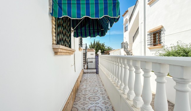 Resale - Apartment - Orihuela Costa - Villamartín