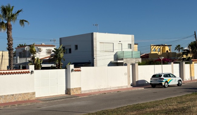 Begagnad - Villa - Torrevieja - Torreta - Florida