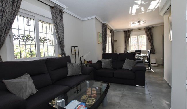 Resale - Villa - Orihuela Costa - Los Dolses