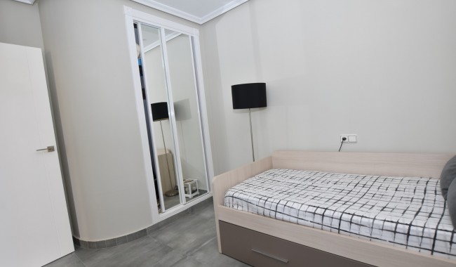 Resale - Villa - Orihuela Costa - Los Dolses