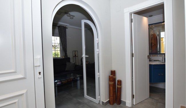 Resale - Villa - Orihuela Costa - Los Dolses