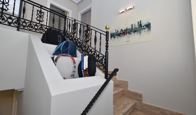 Resale - Villa - Orihuela Costa - Los Dolses