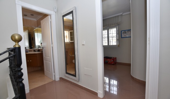 Resale - Villa - Orihuela Costa - Los Dolses