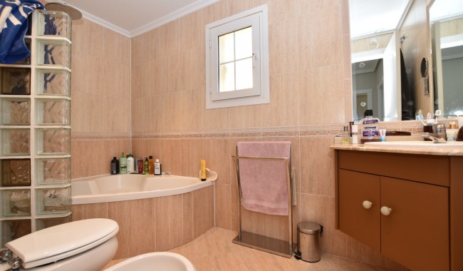 Resale - Villa - Orihuela Costa - Los Dolses