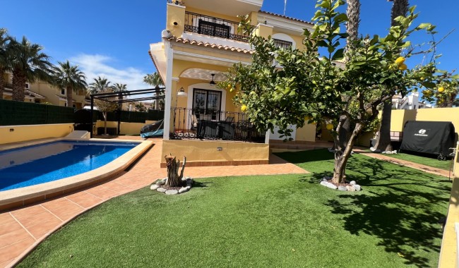 Resale - Villa - Orihuela Costa - Los Dolses