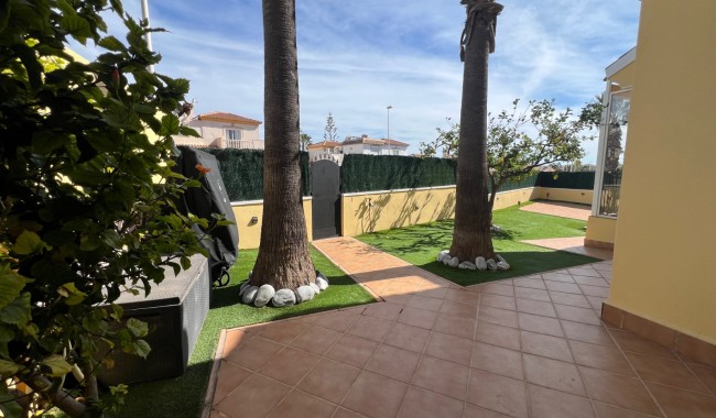 Resale - Villa - Orihuela Costa - Los Dolses