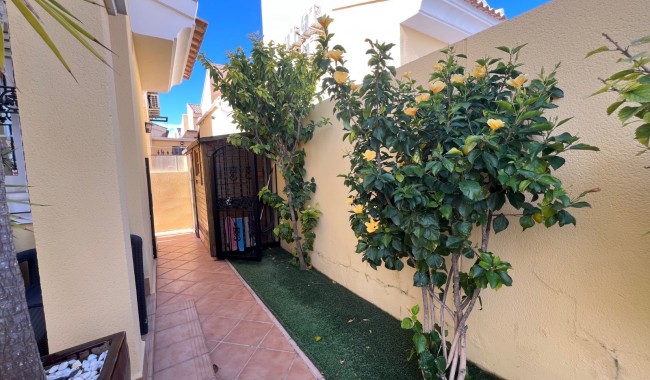 Resale - Villa - Orihuela Costa - Los Dolses