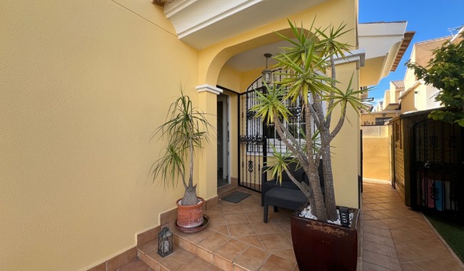 Resale - Villa - Orihuela Costa - Los Dolses