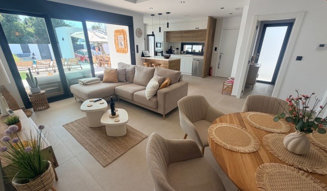 Resale - Villa - Dolores