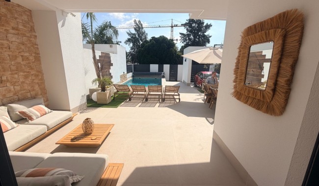 Resale - Villa - Dolores