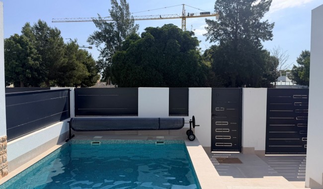 Resale - Villa - Dolores