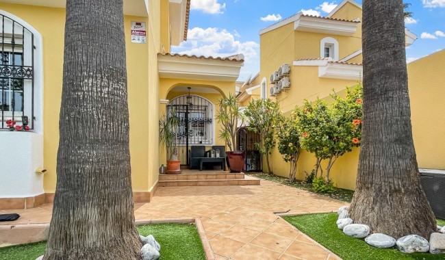Resale - Villa - Orihuela Costa - Los Dolses