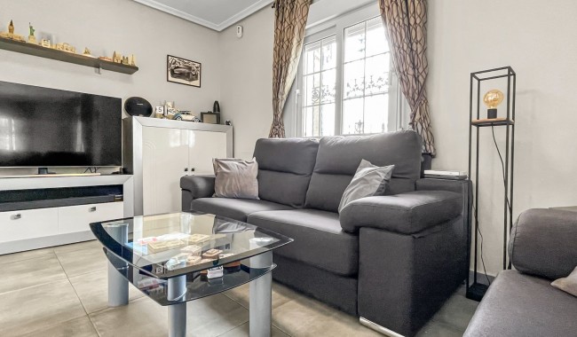 Resale - Villa - Orihuela Costa - Los Dolses