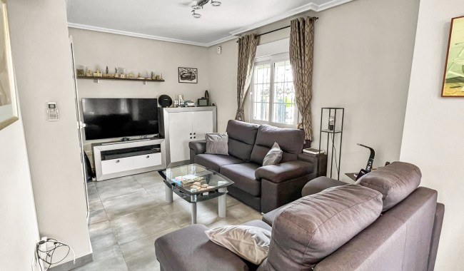 Resale - Villa - Orihuela Costa - Los Dolses