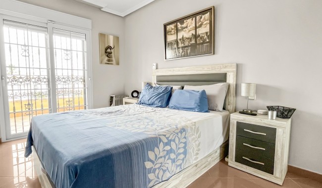Resale - Villa - Orihuela Costa - Los Dolses