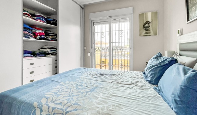 Resale - Villa - Orihuela Costa - Los Dolses