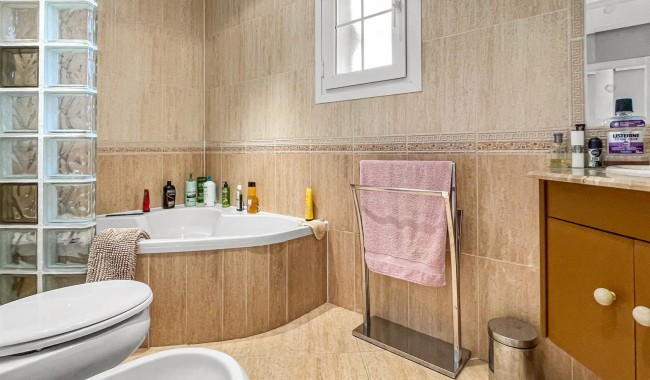 Resale - Villa - Orihuela Costa - Los Dolses