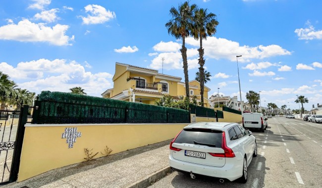 Resale - Villa - Orihuela Costa - Los Dolses