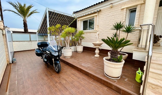 Begagnad - Villa - Torrevieja - La Mata