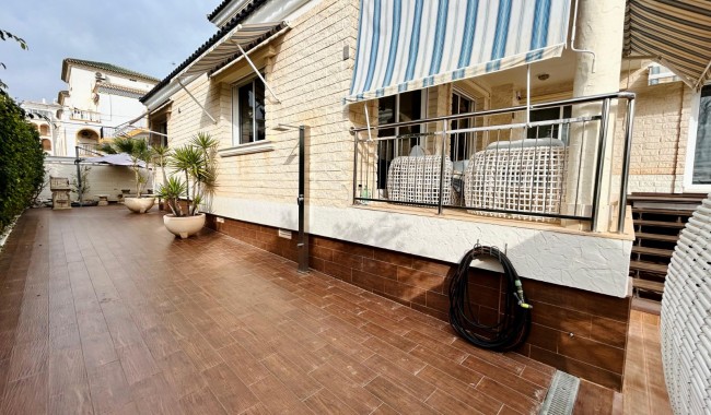 Begagnad - Villa - Torrevieja - La Mata