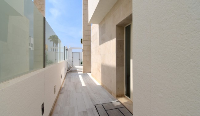 Begagnad - Villa - Orihuela Costa - Lomas de Cabo Roig