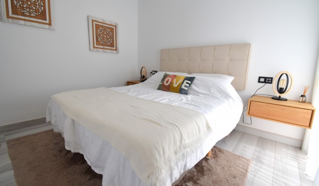 Begagnad - Villa - Orihuela Costa - Lomas de Cabo Roig
