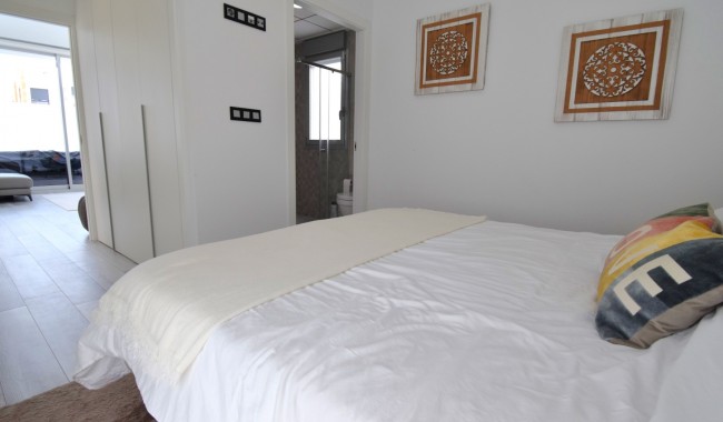 Begagnad - Villa - Orihuela Costa - Lomas de Cabo Roig