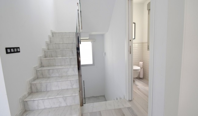 Begagnad - Villa - Orihuela Costa - Lomas de Cabo Roig