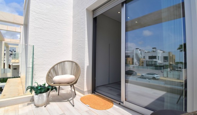 Begagnad - Villa - Orihuela Costa - Lomas de Cabo Roig