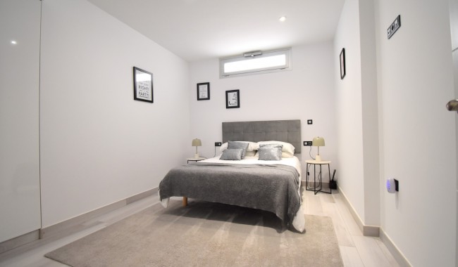 Begagnad - Villa - Orihuela Costa - Lomas de Cabo Roig
