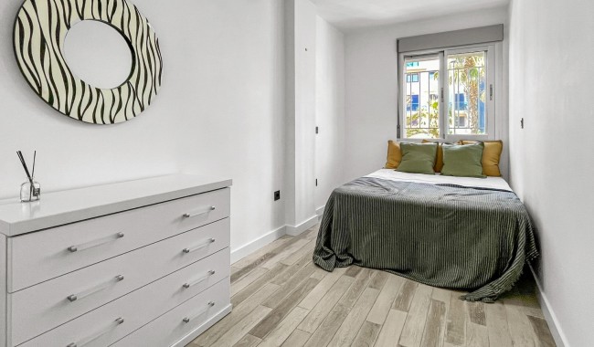 Sprzedaż - Apartament - Orihuela costa - Punta Prima