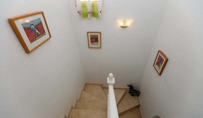 Sprzedaż - Willa - Villamartín - Rioja
