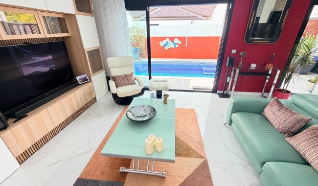 Resale - Villa - Los Montesinos - La Herrada