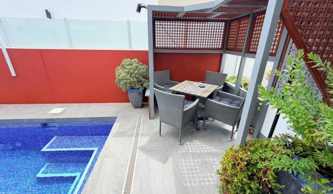 Resale - Villa - Los Montesinos - La Herrada
