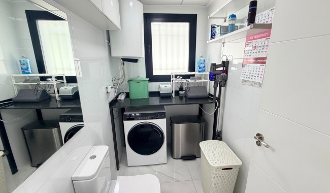Resale - Villa - Los Montesinos - La Herrada
