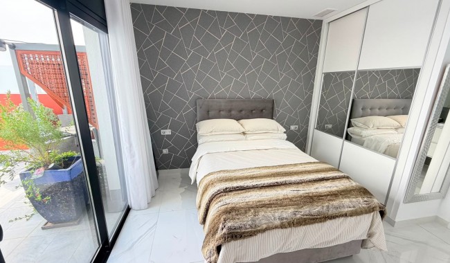 Resale - Villa - Los Montesinos - La Herrada