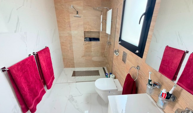 Resale - Villa - Los Montesinos - La Herrada